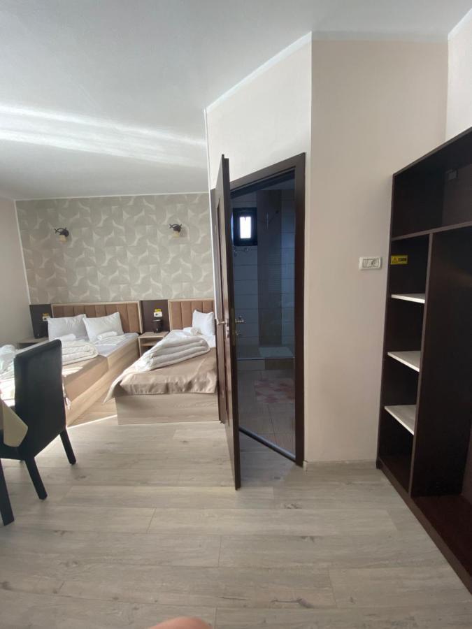 Pensiunea Damiro Orşova Extérieur photo