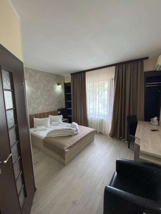 Pensiunea Damiro Orşova Extérieur photo